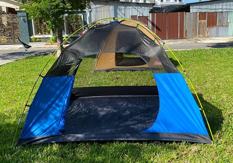 Vệ sinh lều cắm trại
